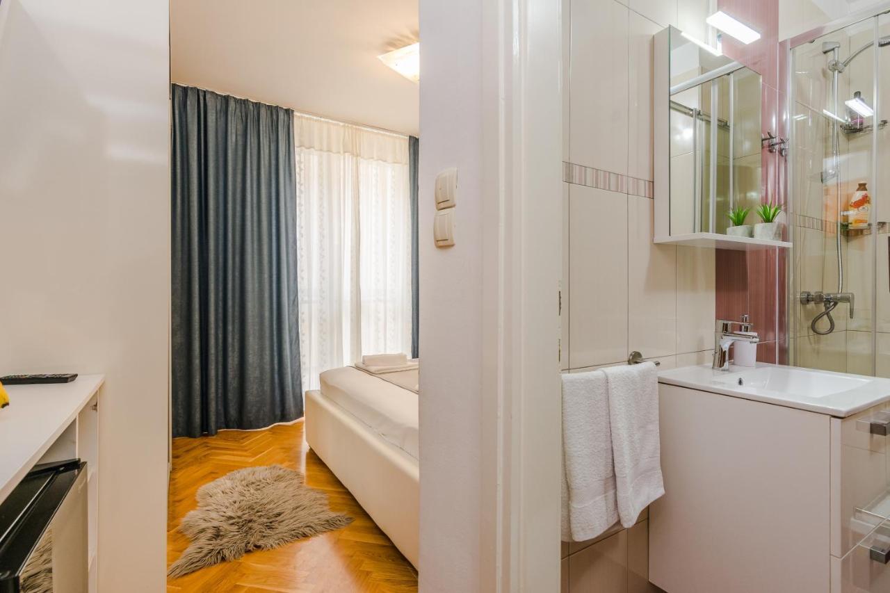 Neva Room With Private Bathroom 자다르 외부 사진